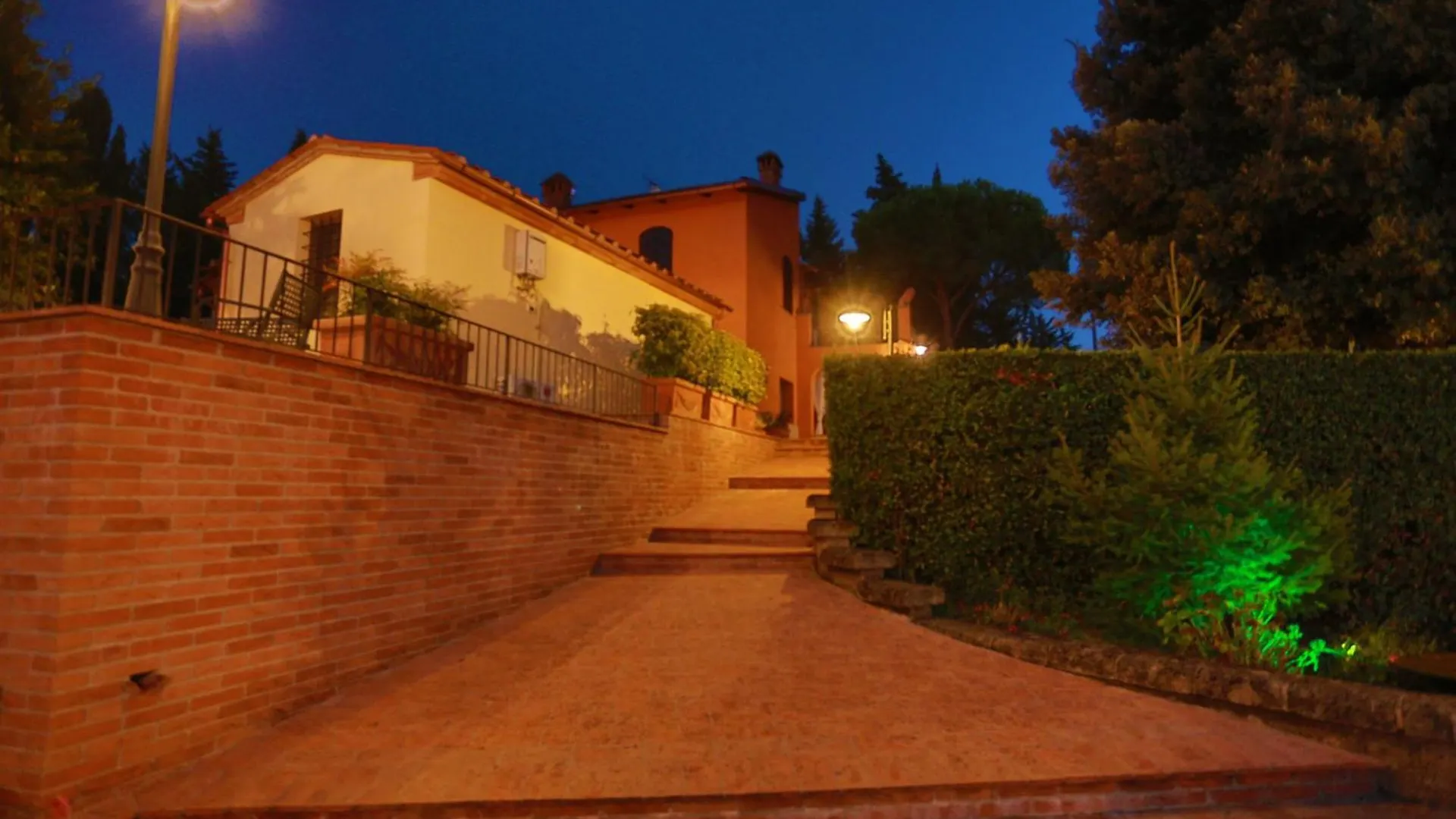 Villa Toscana - Piscina Privata E Jacuzzi -Certaldo Tresanti Italy